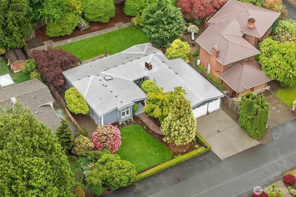 Photo of 4648 89th Avenue SE, Mercer Island, WA 98040 (MLS # 2529257)