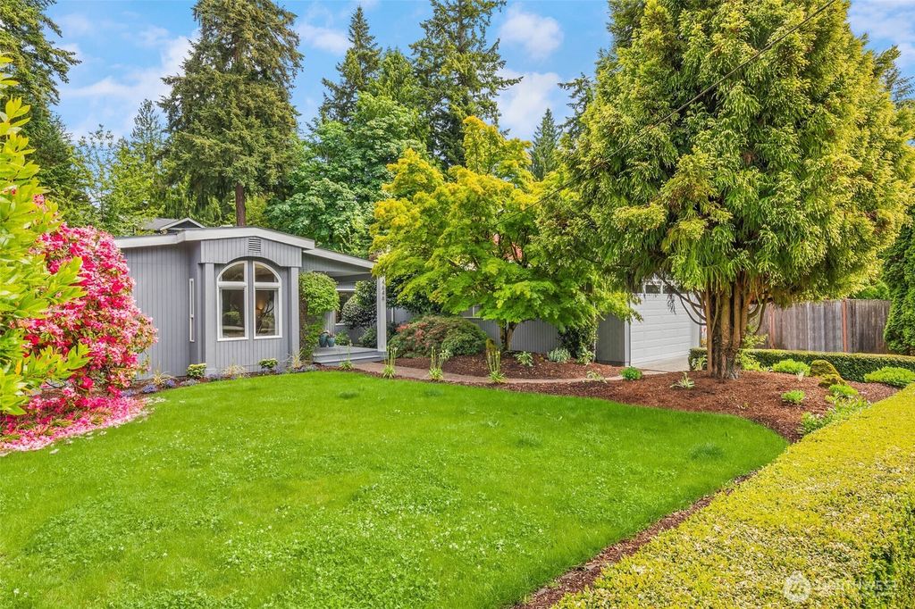 Photo of 4648 89th Avenue SE, Mercer Island, WA 98040 (MLS # 2529257)