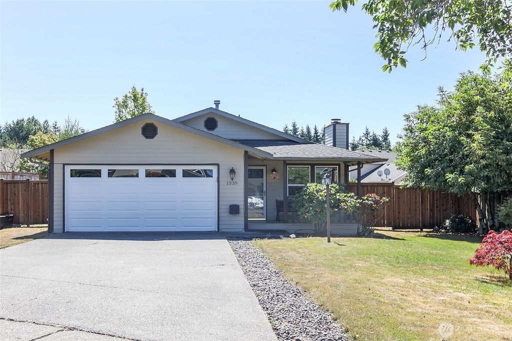 Photo of 1339 SW 351st Street, Federal Way, WA 98023 (MLS # 2407711)