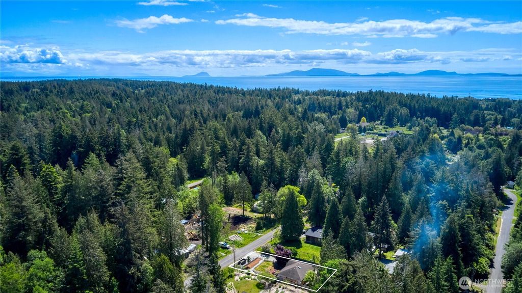 Photo of 245 Shady Glen Avenue, Point Roberts, WA 98281 (MLS # 2464642)