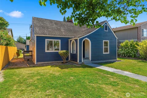 Photo of 3015 Dover Street, Longview, WA 98632 (MLS # 2562848)