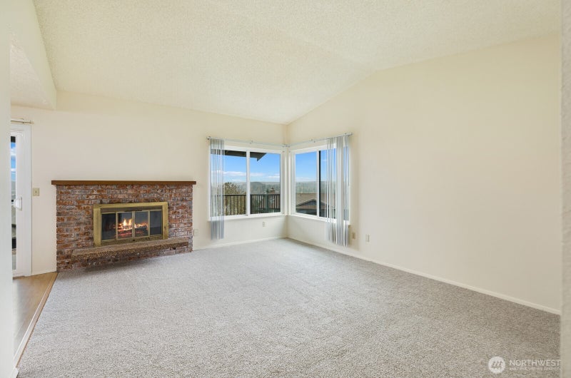 3370 Narrows View Lane NE 202