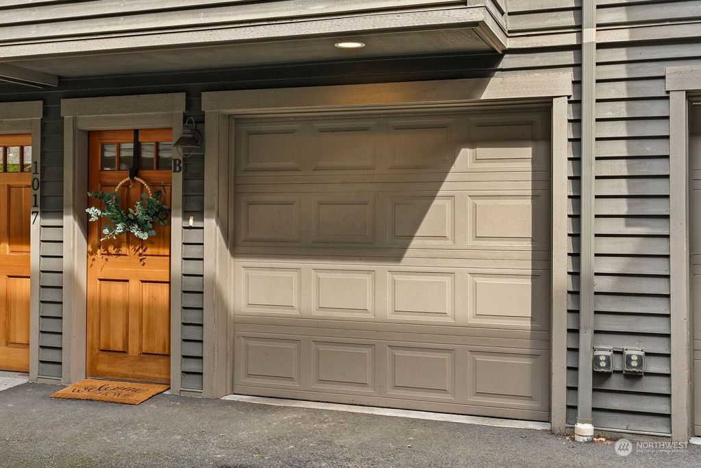 Photo of 1017 NE 125th Street #B, Seattle, WA 98125 (MLS # 2223902)