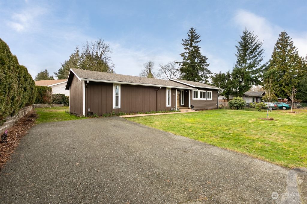Photo of 1409 N 28th Street, Renton, WA 98056 (MLS # 2040548)