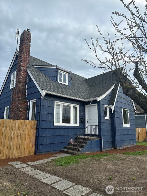 Photo of 414 2nd Avenue S, Kent, WA 98032 (MLS # 2534112)