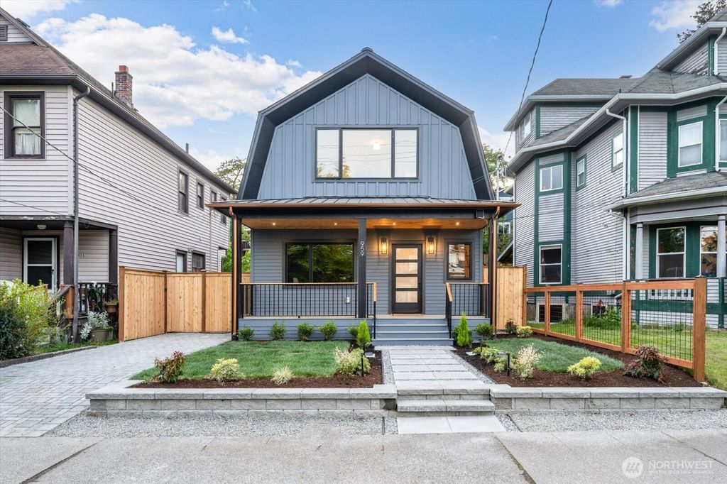 Photo of 959 20th Avenue, Seattle, WA 98122 (MLS # 2373687)