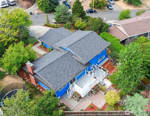 Photo of 26432 Somerset Lane, Kent, WA 98032 (MLS # 2557398)