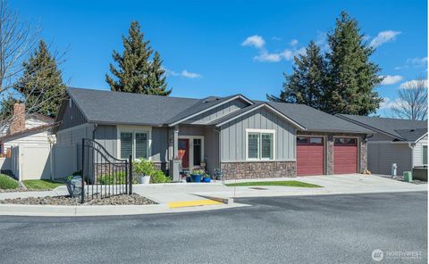 Photo of 227 Pershing Circle, Wenatchee, WA 98801 (MLS # 2523698)