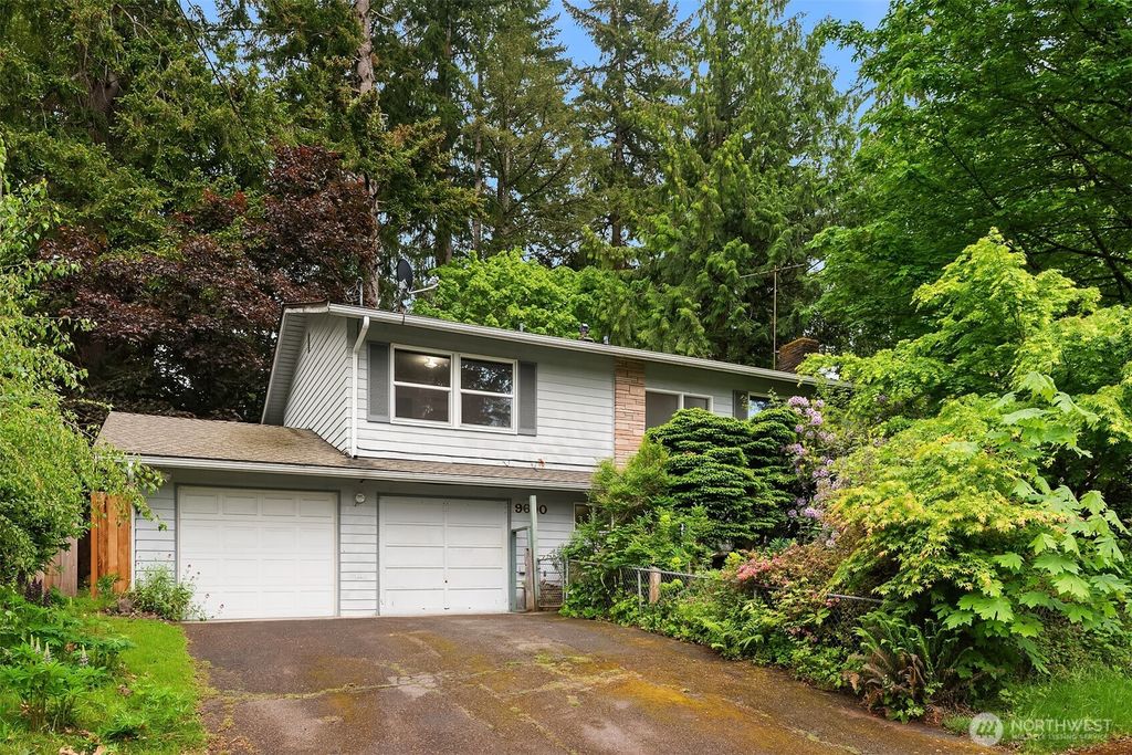 Photo of 9600 168th Avenue NE, Redmond, WA 98052 (MLS # 2377301)