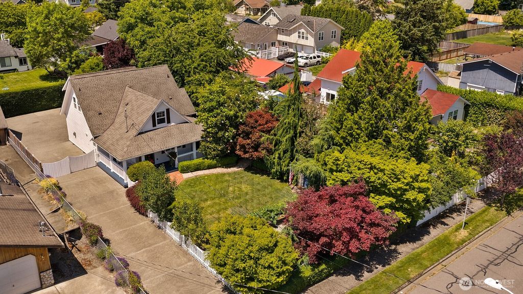 Photo of 1750 Pioneer Street, Enumclaw, WA 98022 (MLS # 2531753)