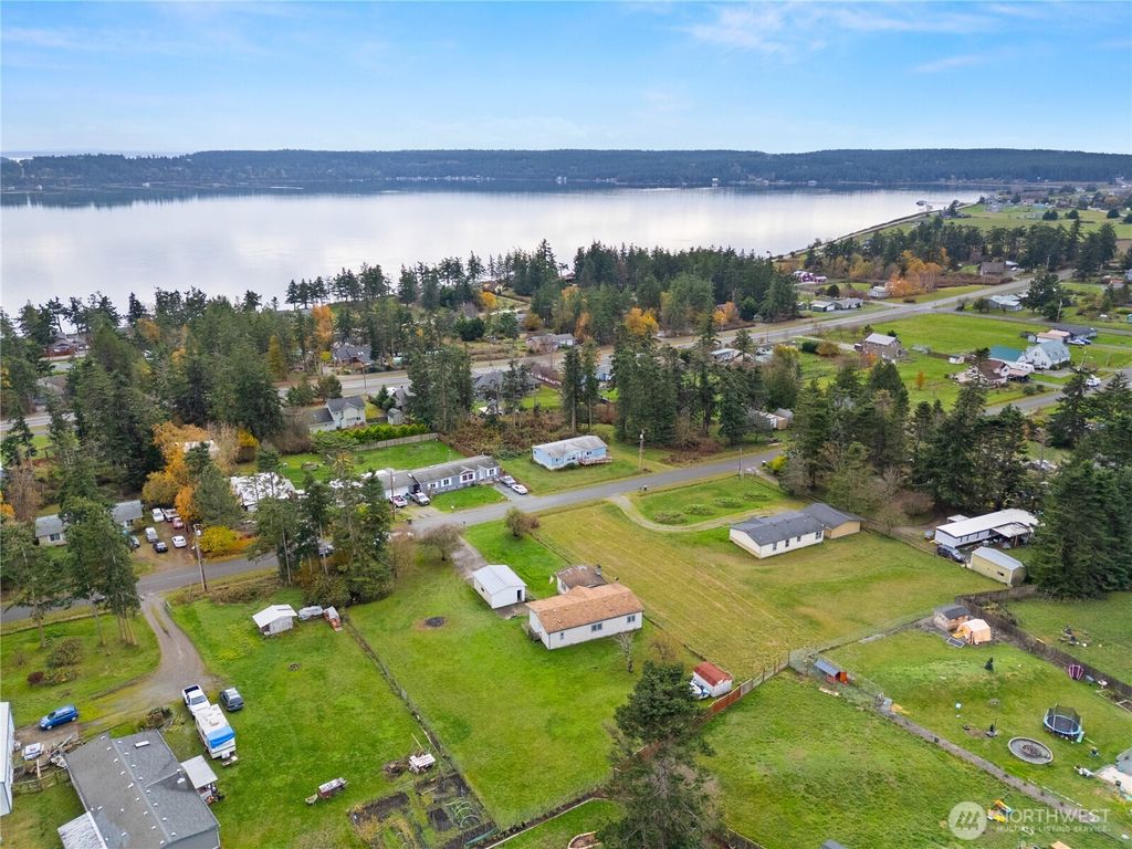 Photo of 1622 Stephen Street, Oak Harbor, WA 98277 (MLS # 2457638)