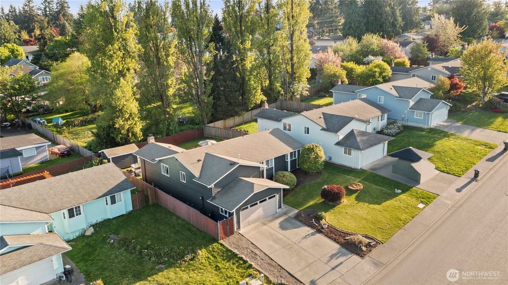 Photo of 24 75th Street SW, Everett, WA 98203 (MLS # 2370318)
