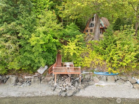 Photo of 4150 E North Island Drive, Shelton, WA 98584 (MLS # 2432911)