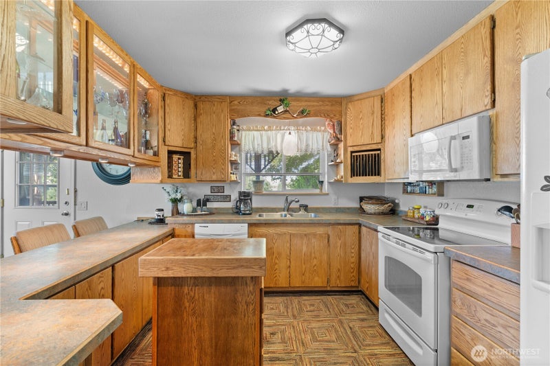 19946 E Desert Aire Dr SW