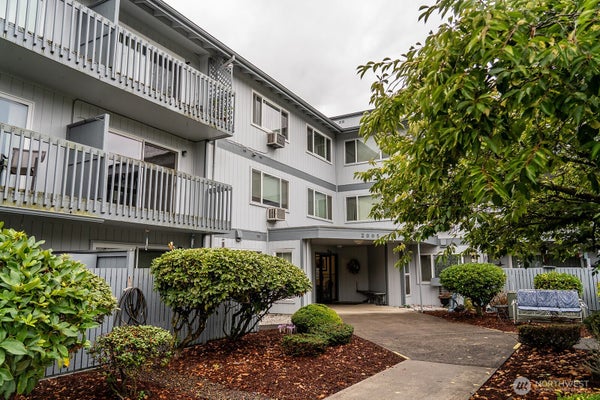 2005 TIBBETTS DR APT 305, LONGVIEW, WA 98632 - Image f831376fd03aeffdbed84aa0591e053f/3148180131