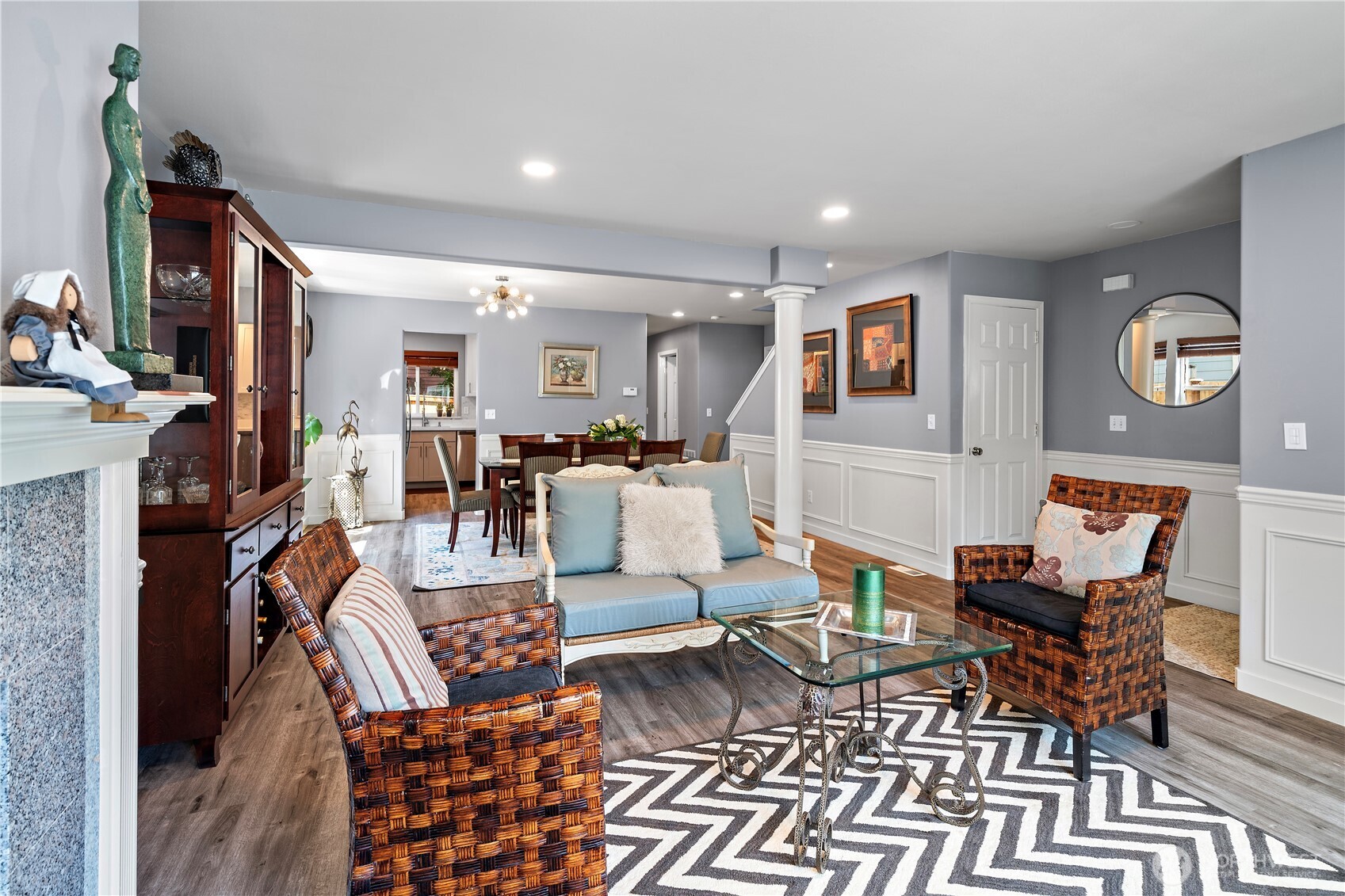 1314 N 182nd Place