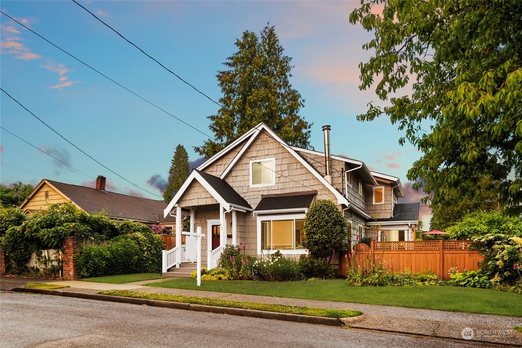 Photo of 417 Avenue H, Snohomish, WA 98290 (MLS # 2131943)