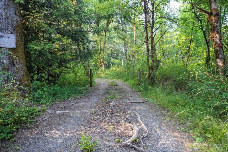 1952 E Agate Road