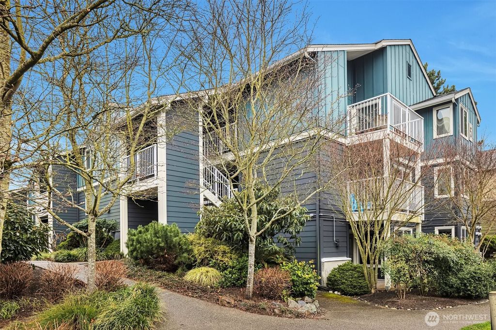 Photo of 300 N 130th Street #5106, Seattle, WA 98133 (MLS # 2335971)