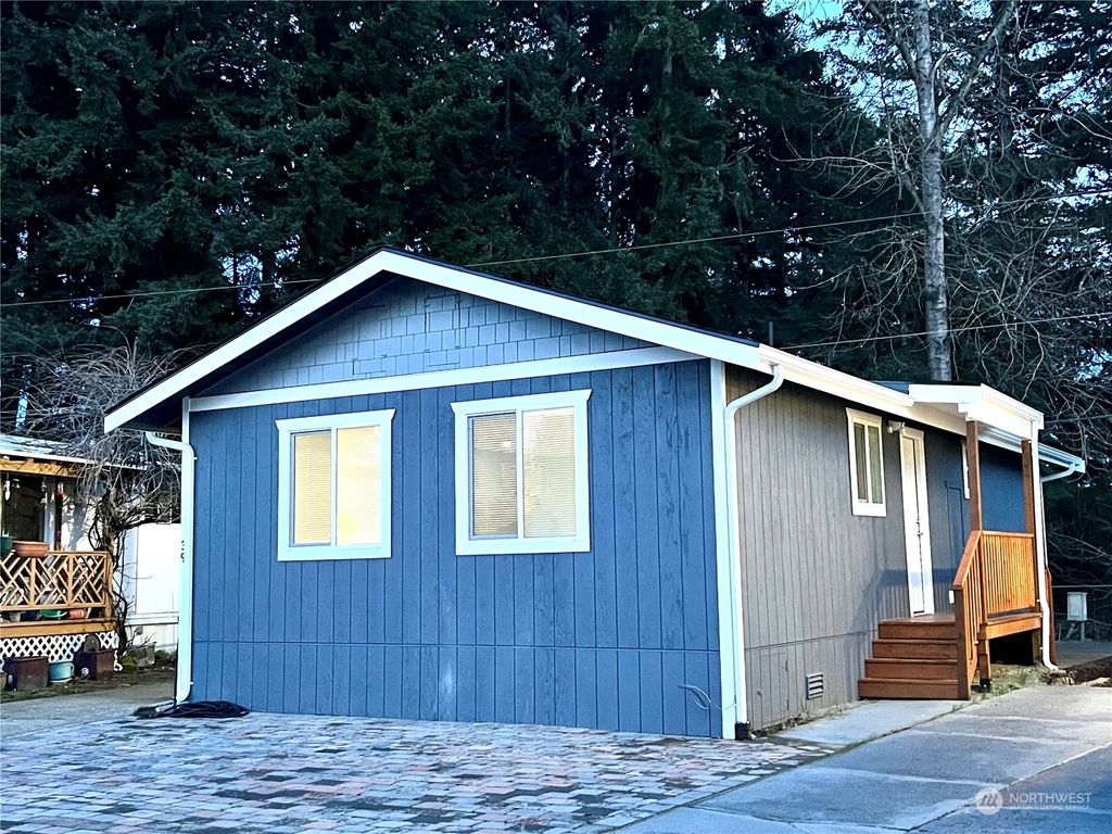 Photo of 1919 196th Street SW #39, Lynnwood, WA 98036 (MLS # 2205934)