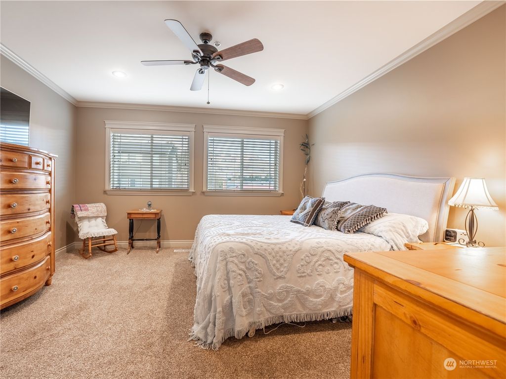 listing image 9360802920243806341