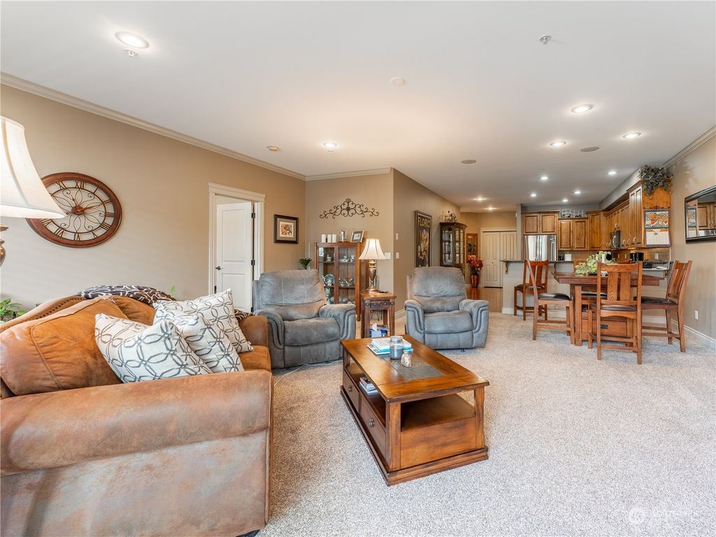 listing image 9363239418141669456