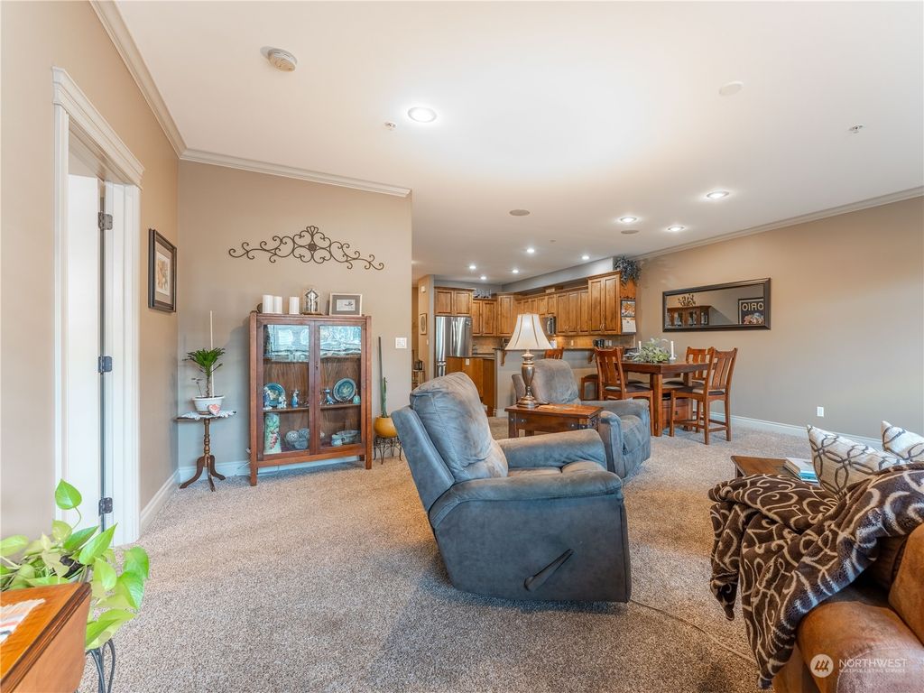 listing image 9368041836473049253