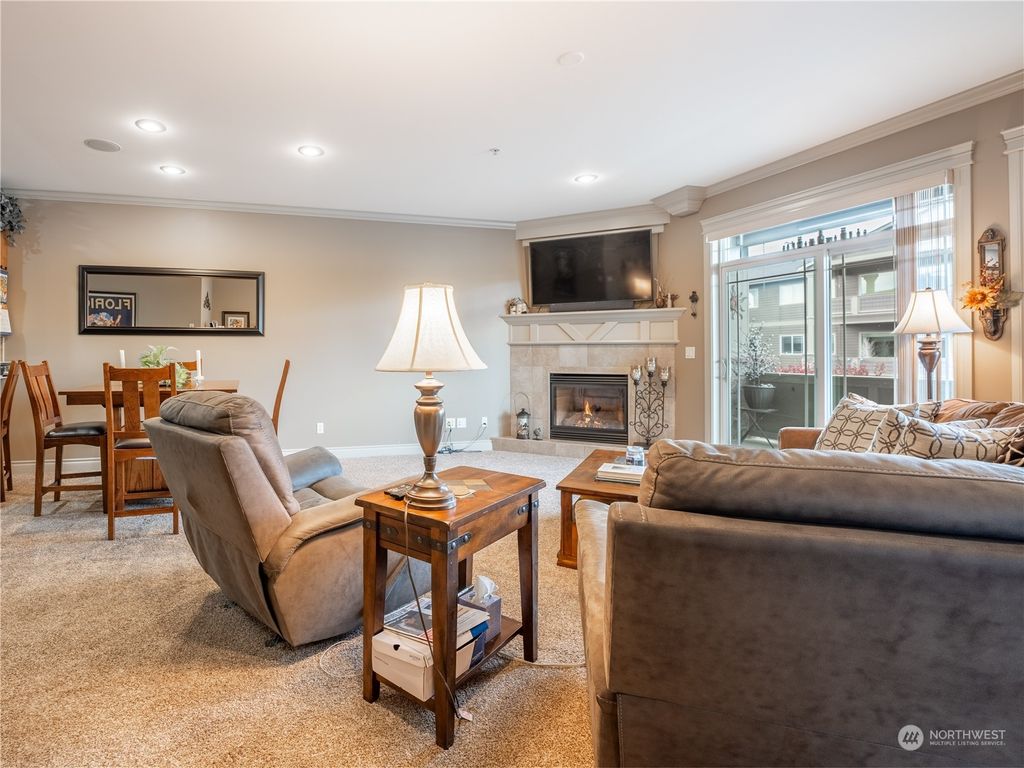 listing image 9364383252413730131