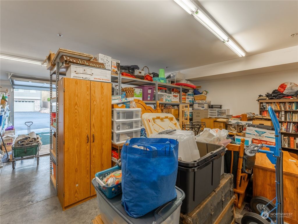 listing image 9367978283703354039