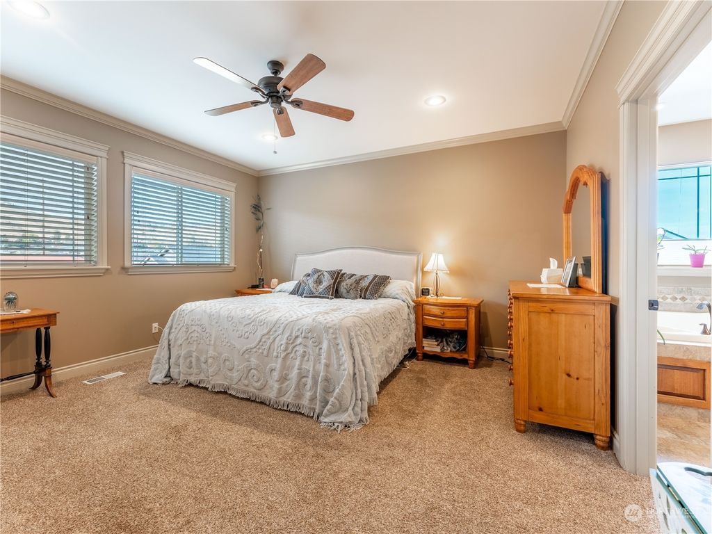 listing image 9360620341320148559