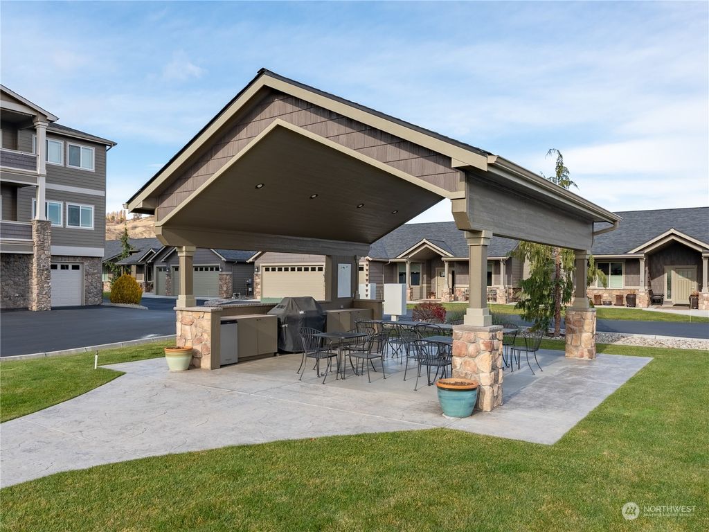 listing image 9367023705635593202