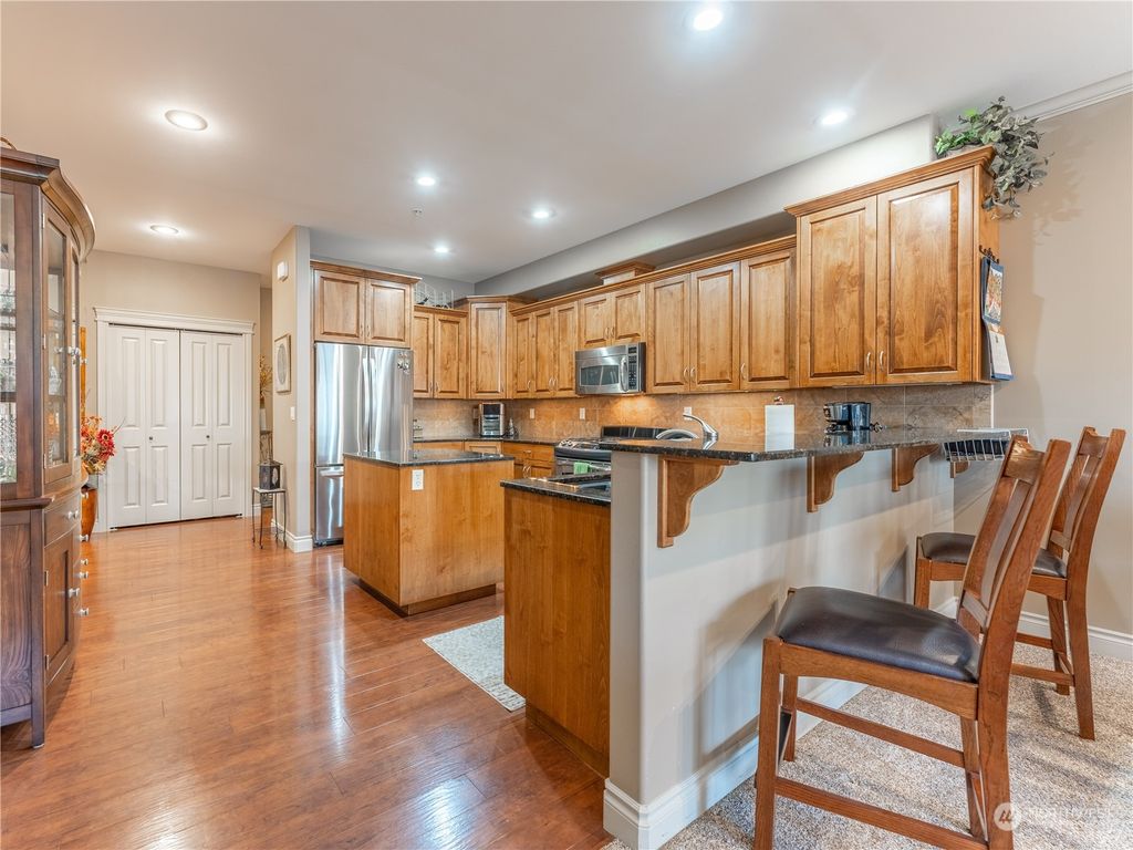 listing image 9369927146457709149