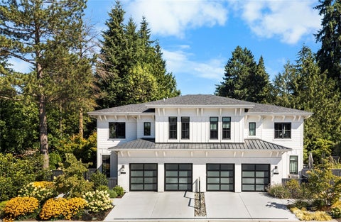 Photo of 10402 NE 15th Street, Bellevue, WA 98004 (MLS # 2580941)