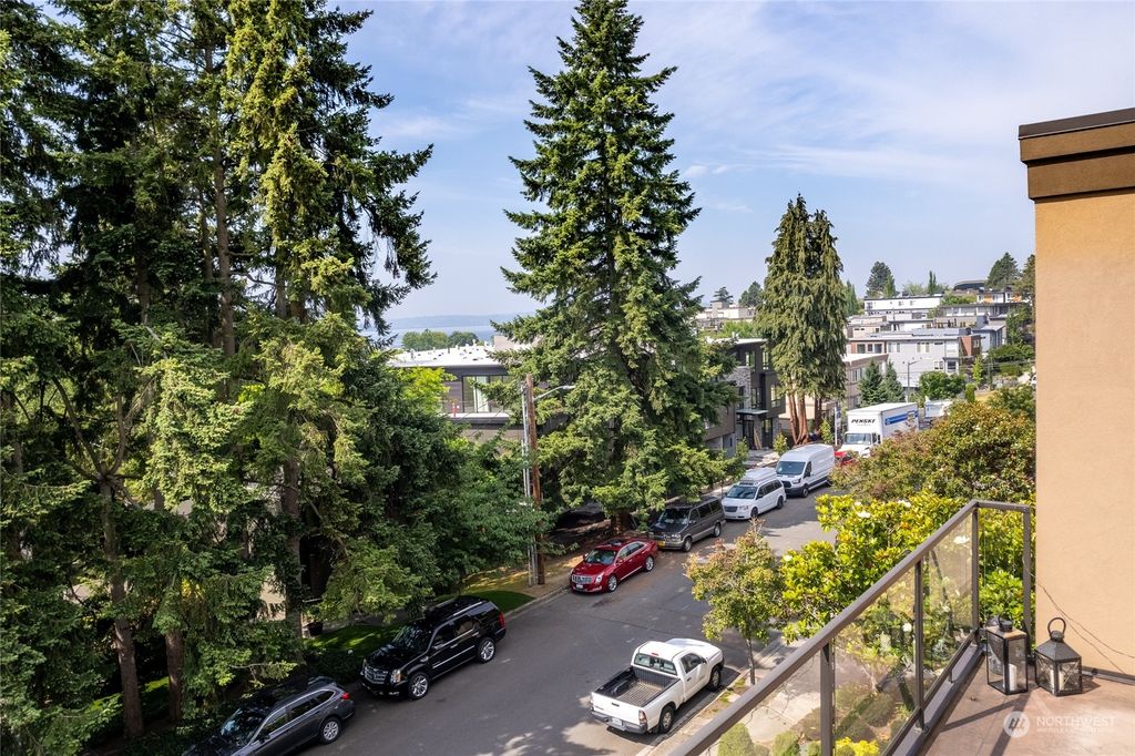 Photo of 318 5th Avenue #B, Kirkland, WA 98033 (MLS # 2268871)