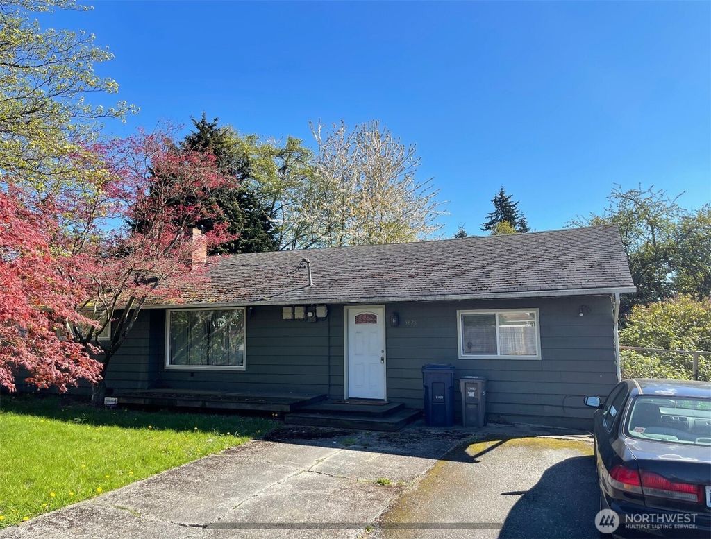 Photo of 3828 Lincoln Way, Lynnwood, WA 98087 (MLS # 2386886)