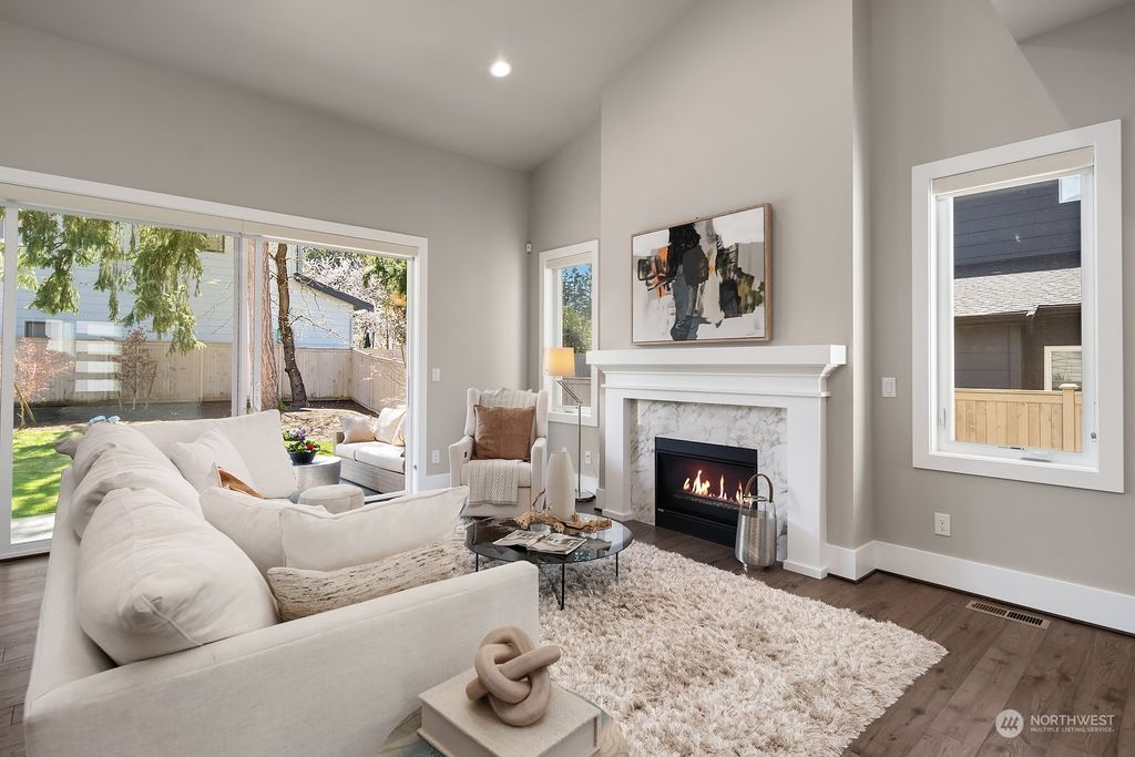 Photo of 8435 SE 37th Street, Mercer Island, WA 98040 (MLS # 2052760)