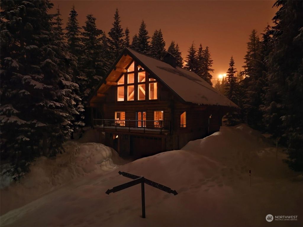 Photo of 58 Summit Way, Snoqualmie Pass, WA 98068 (MLS # 2142462)