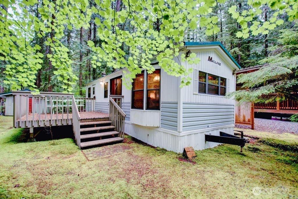 Photo of 17 Schinn Canyon Circle, Deming, WA 98244 (MLS # 2572956)