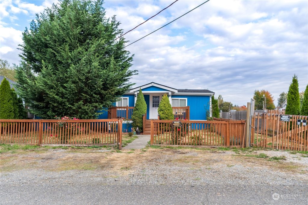 Photo of 25 2nd Avenue S, Algona, WA 98001 (MLS # 2006159)