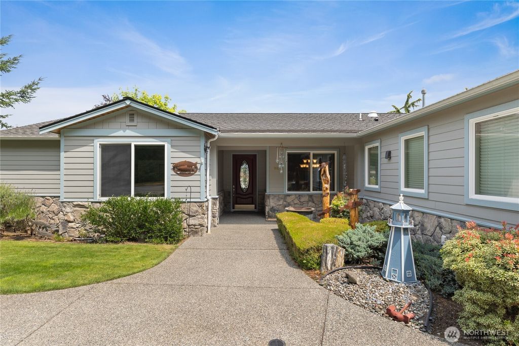 Photo of 880 Shoshone Drive, La Conner, WA 98257 (MLS # 2495337)