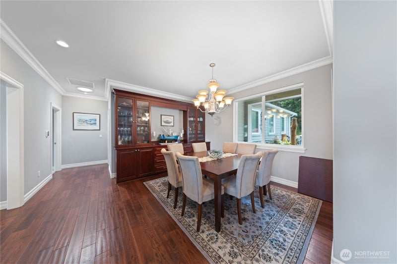 880 Shoshone Drive
