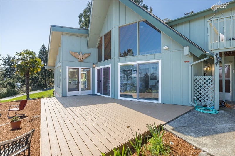 382 Discovery Way