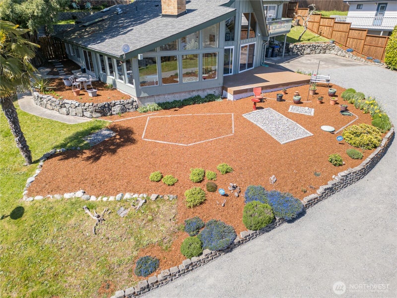382 Discovery Way