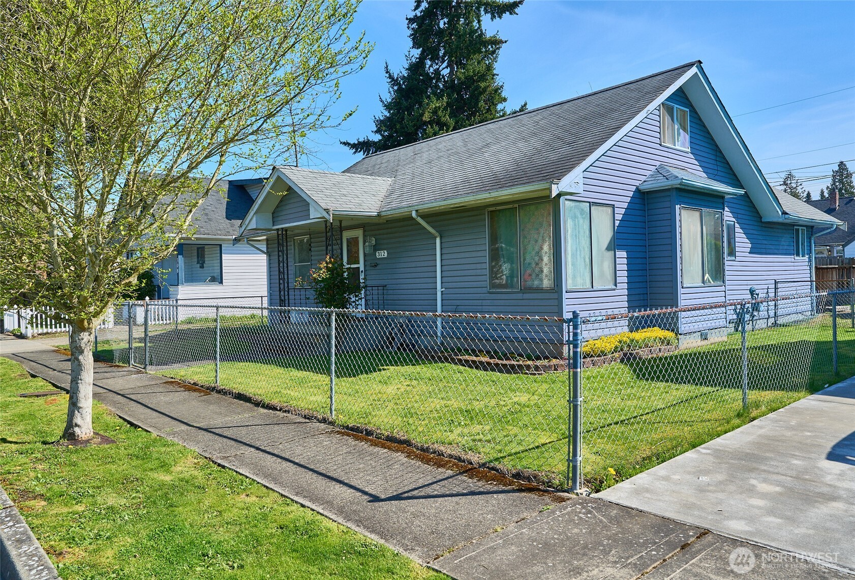312 H St SE