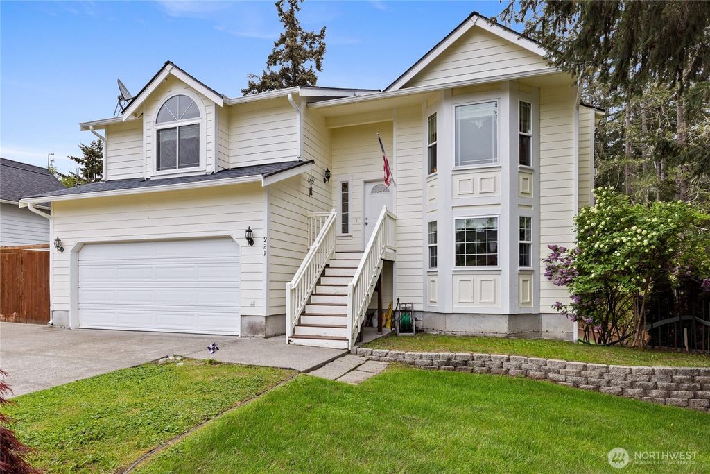 Photo of 921 Erin Lane W, Eatonville, WA 98328 (MLS # 2521056)