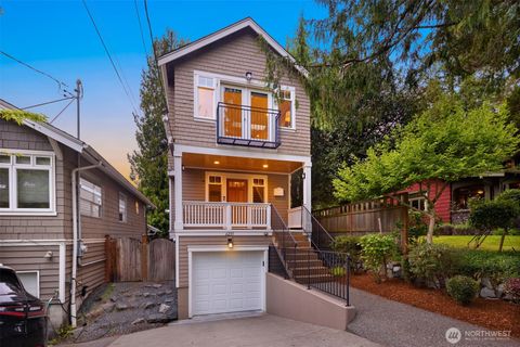 Photo of 6235 31st Avenue NE, Seattle, WA 98115 (MLS # 2509096)