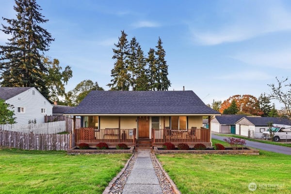2907 18TH ST, EVERETT, WA 98201 - Image f85ef5d7a5f9d78333a02db1c4bd83d7/286371188