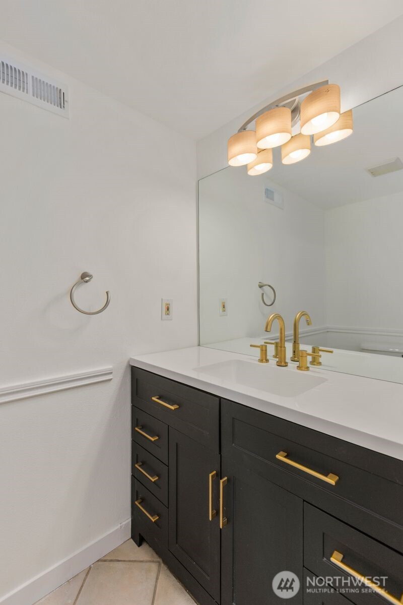 15511 35th Avenue W H