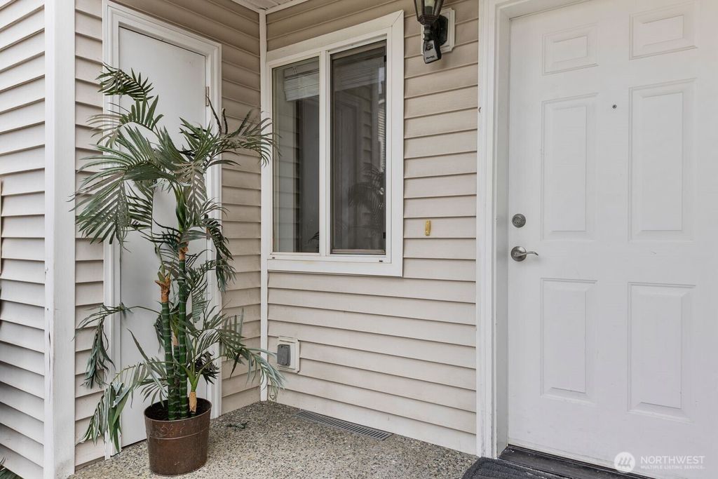 Photo of 15511 35th Avenue W #H, Lynnwood, WA 98087 (MLS # 2506272)