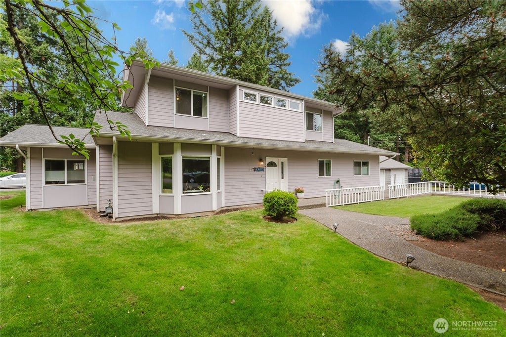 Photo of 8706 NE 135th Place, Kirkland, WA 98034 (MLS # 2589994)